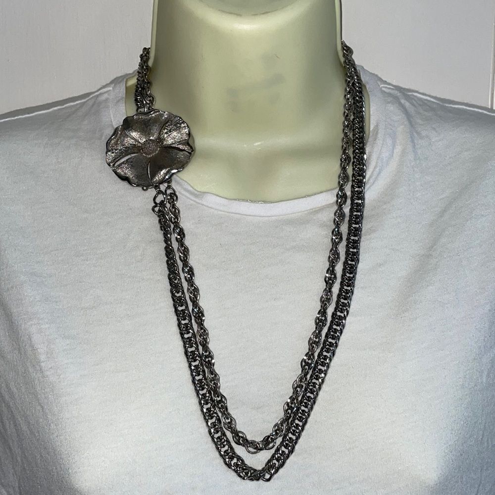 Vintage silver tone double‎ heavy chain necklace with flower clasp